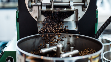 ¿Qué tipo de grano tiene más cafeína? ¿El claro o el más oscuro?